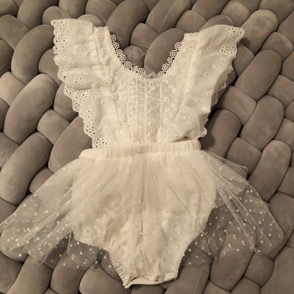 Beautiful Scalloped Romper for baby - Picture 3 of 7
